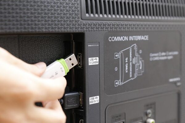 Hướng Dẫn Sửa Tivi Tại Nhà Điện Máy Bách Khoa Hà Nội: Tiết Kiệm Chi Phí, Nhanh Chóng